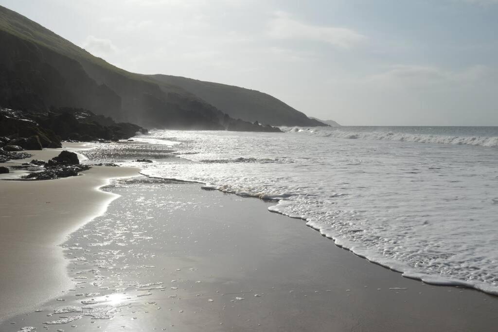 Galwad Y Mor A Coastal Escape In Pembrokeshire'S National Parks Villa Lamphey Exteriör bild