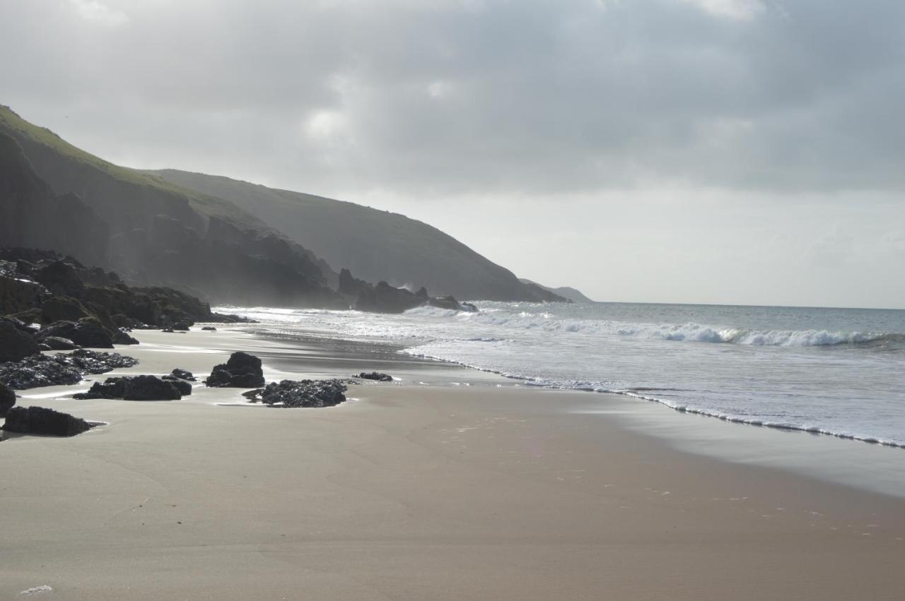 Galwad Y Mor A Coastal Escape In Pembrokeshire'S National Parks Villa Lamphey Exteriör bild